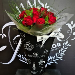 BUQUÊ DE ROSAS VERMELHAS - 10 BOTÕES
